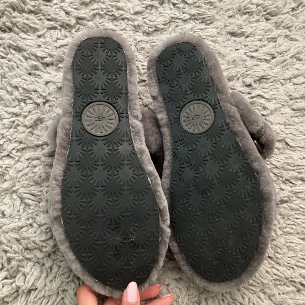 UGG Slipper Slides - Picture 5 of 7